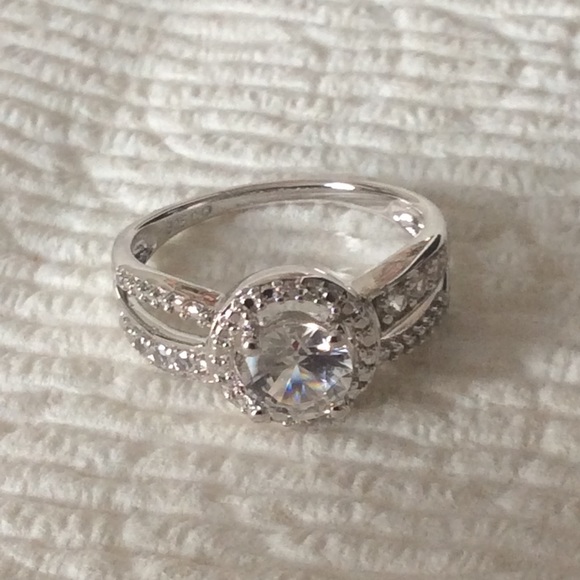 HOLD Kay Jewelers White Sapphire Ring - Picture 5 of 8